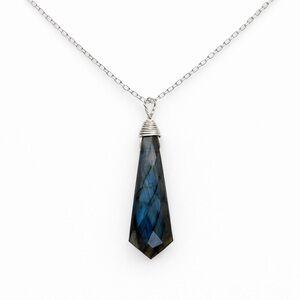 N35773 Labradorite Kite-Shaped Necklace